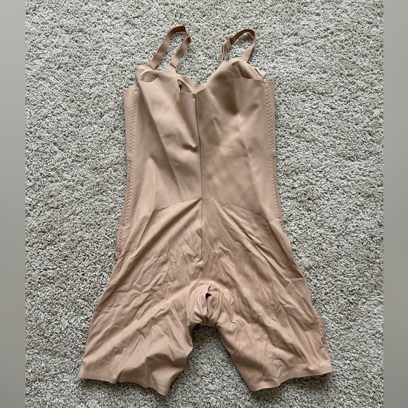 Honeylove mid-thigh bodysuit | shape wear - Picture 2 of 7